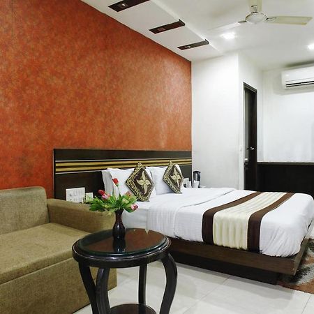 Hotel Milllennium 2000 Dx Yeni Delhi Dış mekan fotoğraf