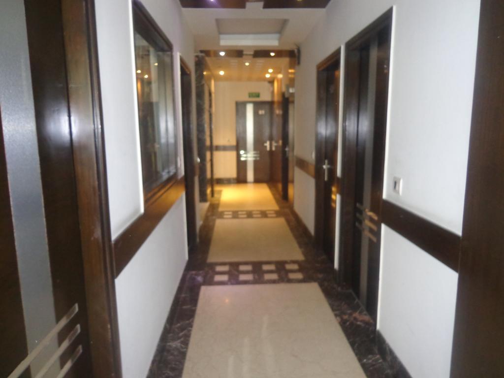 Hotel Milllennium 2000 Dx Yeni Delhi Dış mekan fotoğraf