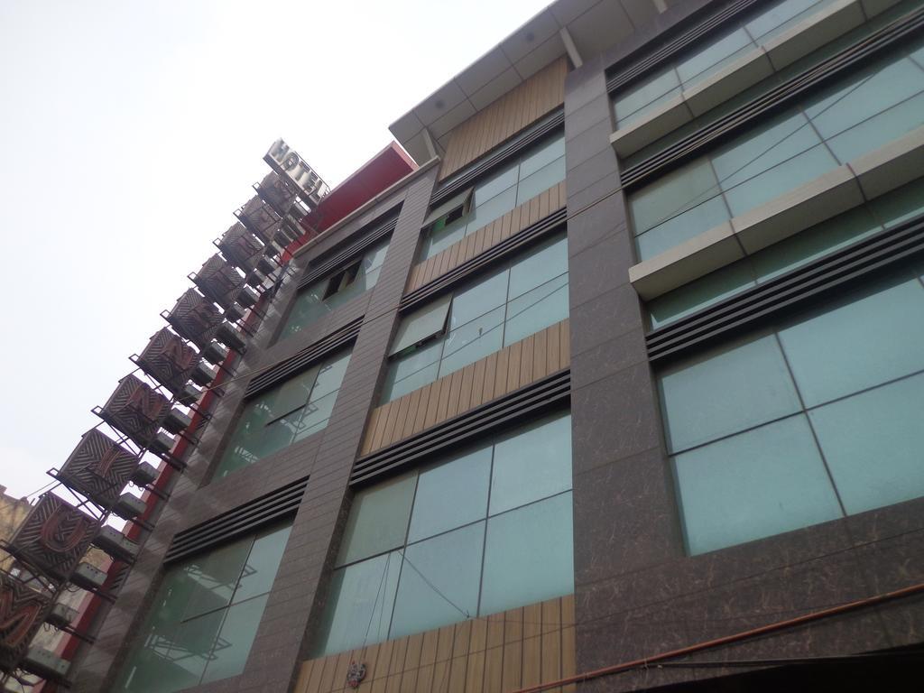 Hotel Milllennium 2000 Dx Yeni Delhi Dış mekan fotoğraf