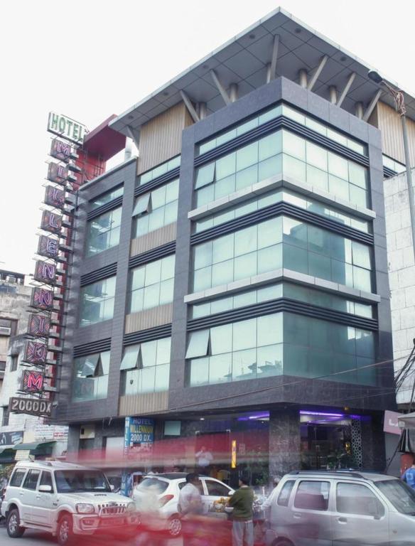 Hotel Milllennium 2000 Dx Yeni Delhi Dış mekan fotoğraf