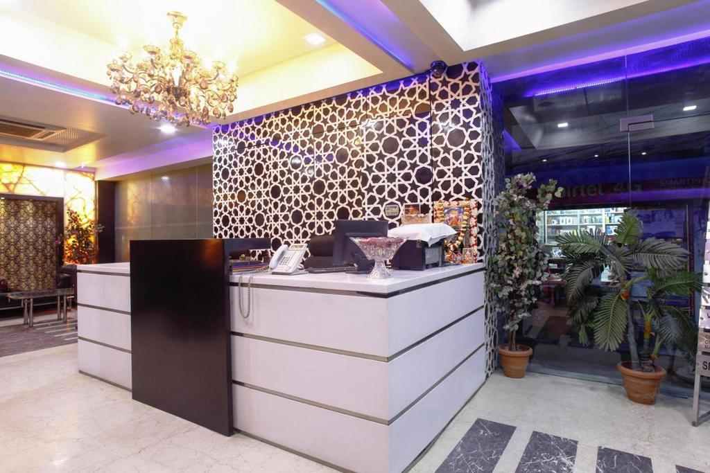 Hotel Milllennium 2000 Dx Yeni Delhi Dış mekan fotoğraf