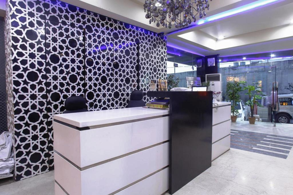 Hotel Milllennium 2000 Dx Yeni Delhi Dış mekan fotoğraf