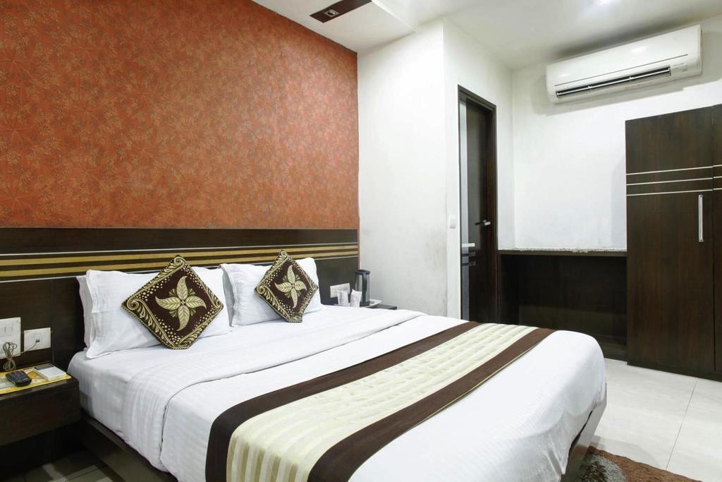 Hotel Milllennium 2000 Dx Yeni Delhi Dış mekan fotoğraf