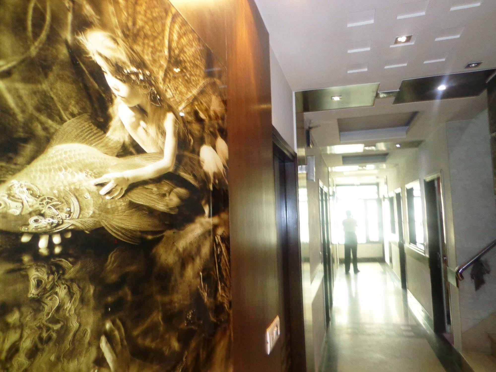 Hotel Milllennium 2000 Dx Yeni Delhi Dış mekan fotoğraf